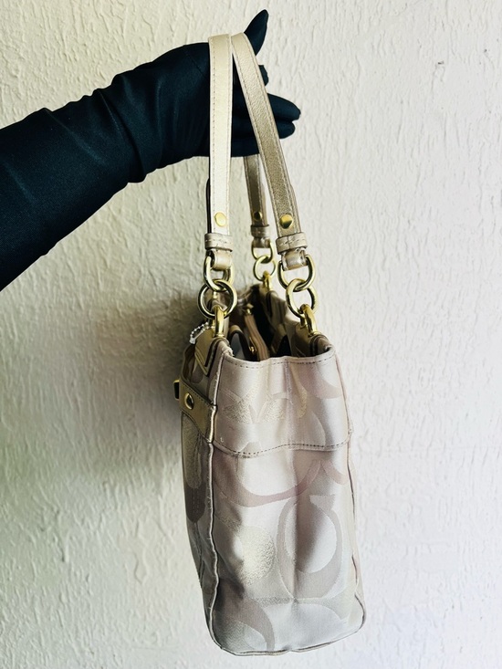 Coach Penelope Optic Signature Carryall - Picture 4 of 12